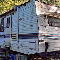 1998 Mallard Travel Trailer