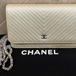 CHANEL WALLET ON CHAIN