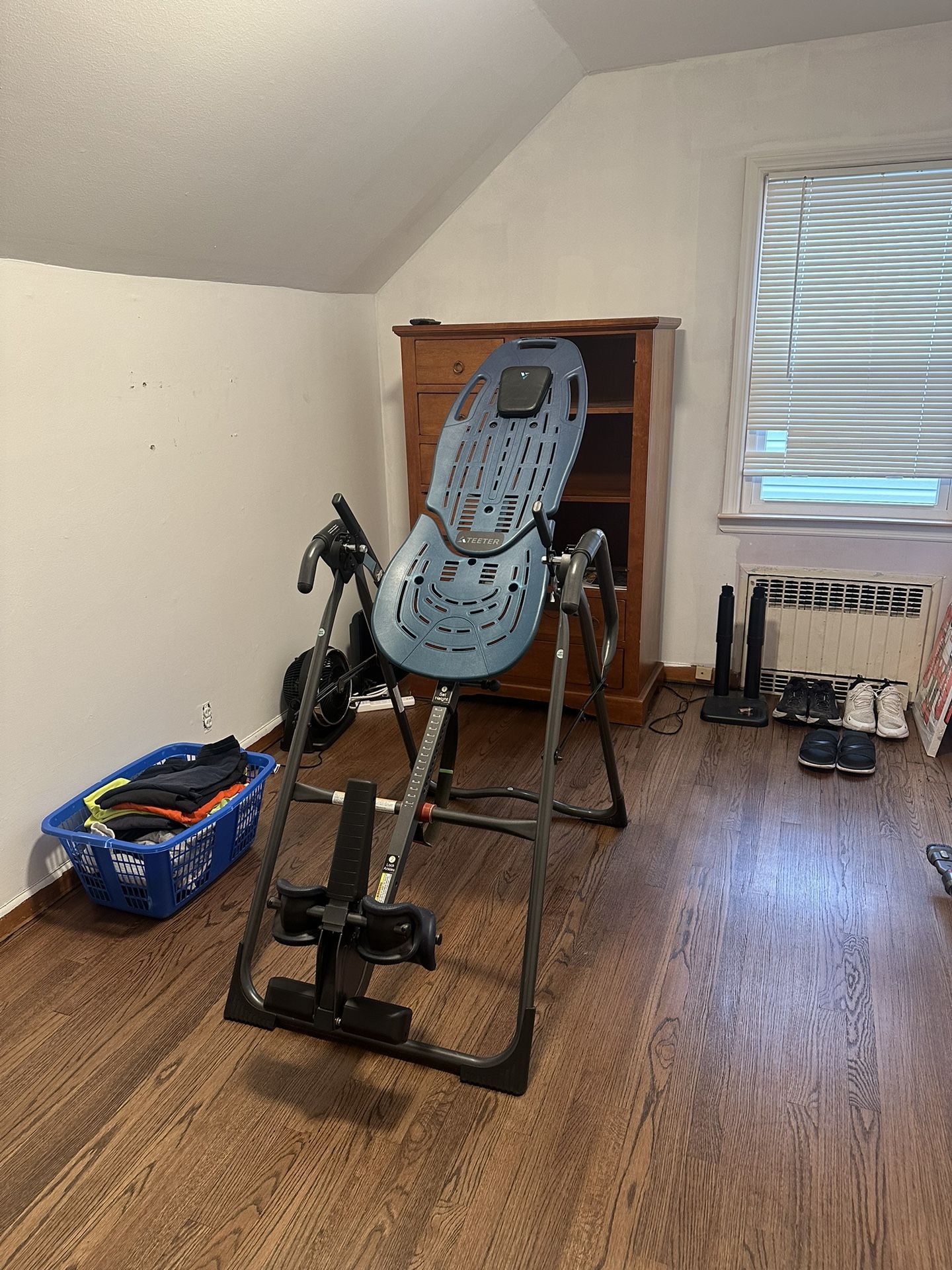 Teeter Inversion Table