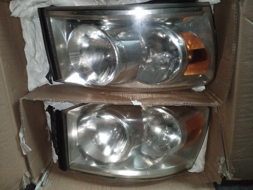 DODGE RAM TRUCK HEADLIGHTS