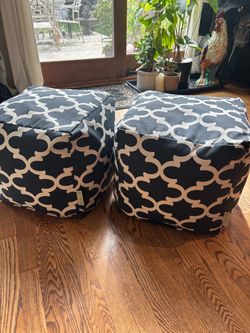 Indoor/outdoor Ottomans Poufs
