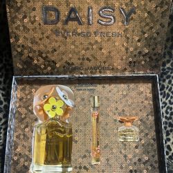 Marc Jacob’s Daisy Ever So Fresh Women’s Fragrance Gift Set 
