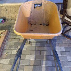True Temper Wheelbarrow