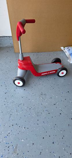 Radio Flyer Toddler Scooter Ride-On