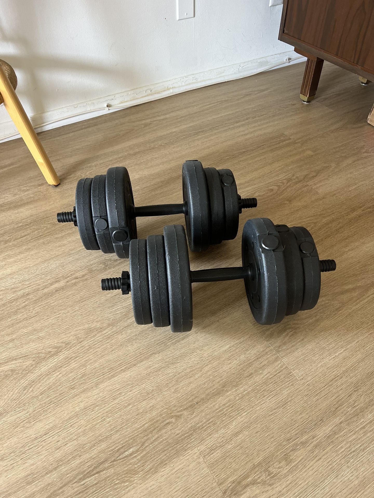 Adjustable Dumbbells 22.5 Pounds Each