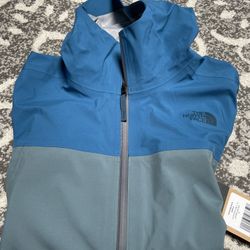 Authentic north Face Jackets. For Men And Women Brand New. One Of Kind Colors.