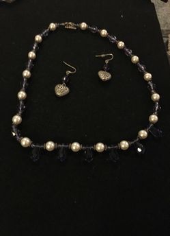 LADIES 20” SILVER HANDMADE PEARL AND PURPLE CRYSTAL NECKLACE AND SILVER HEART EARRINGS