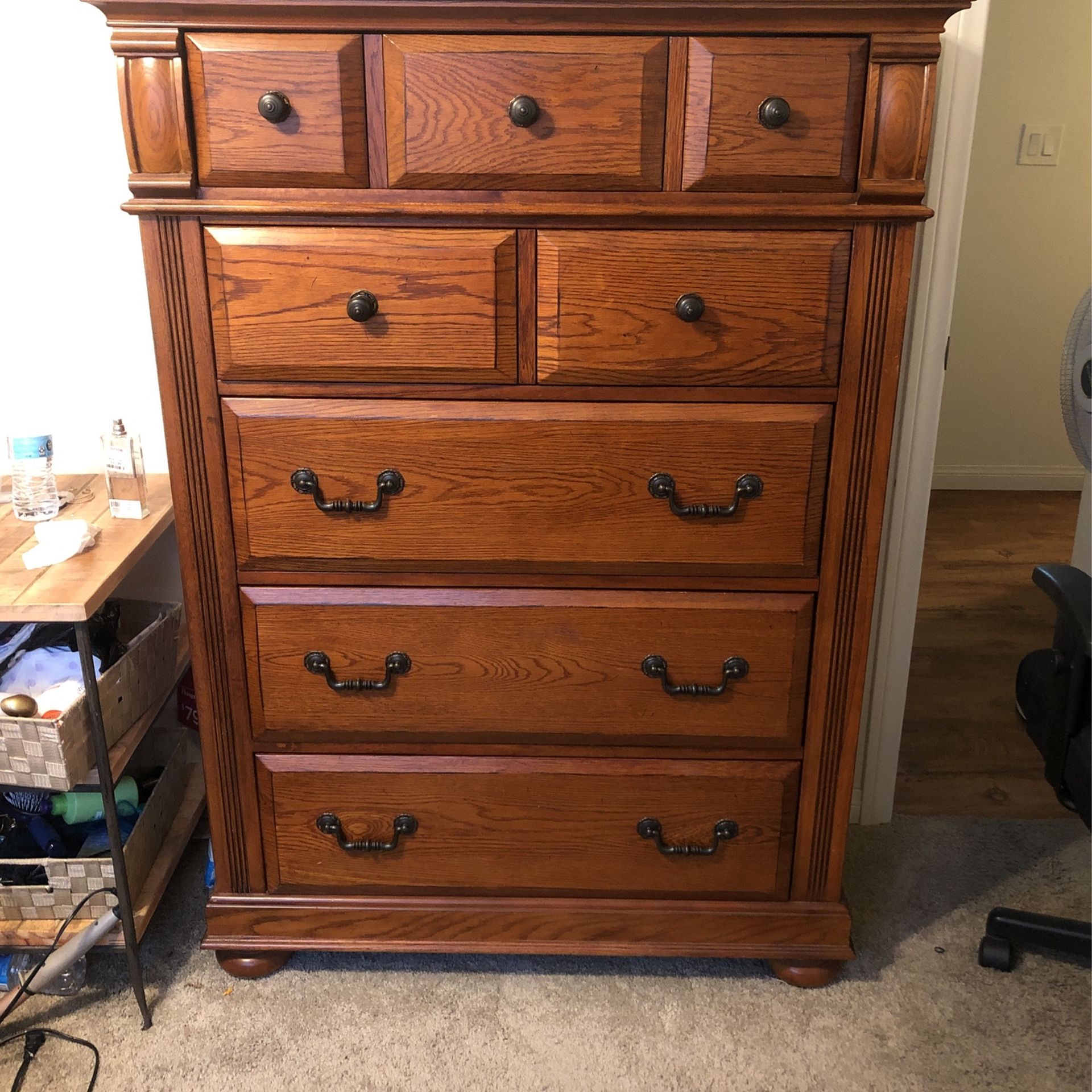 brown dresser (5 drawers) 