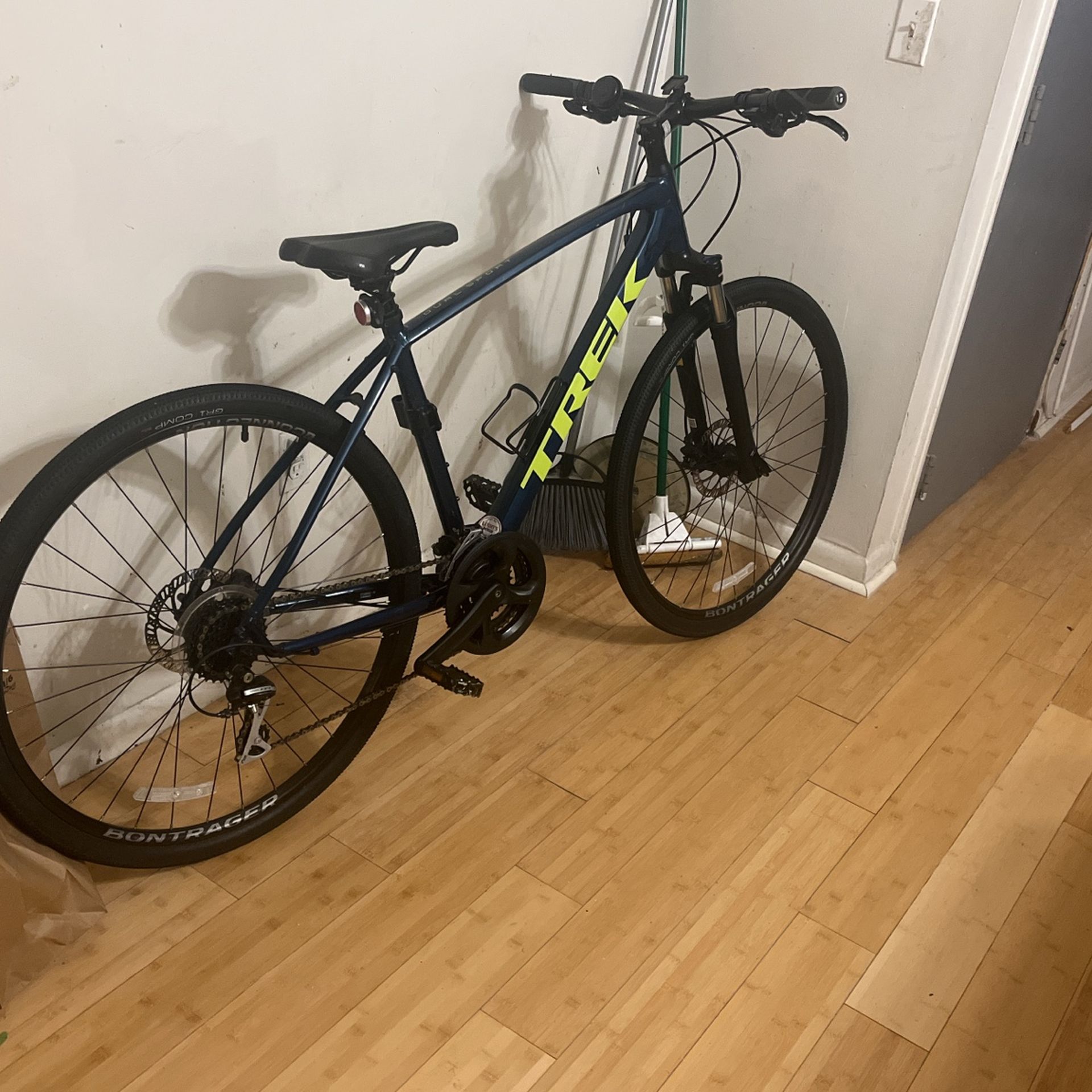 Mountain Bike ( Trek Dual Sport+ 2 LT