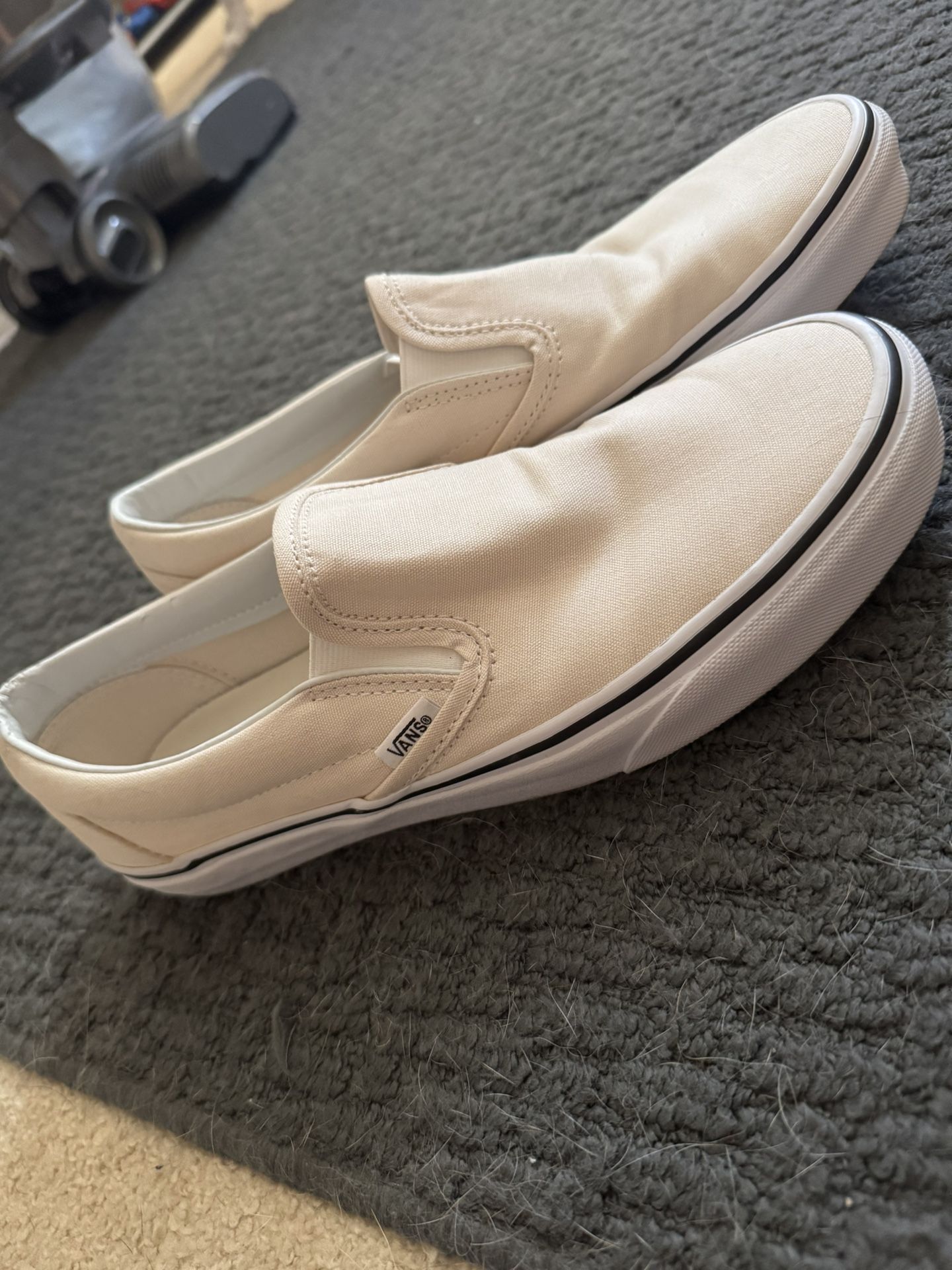 Vans Classic Slip-on Size 9 Mens (worn once) Cream/White