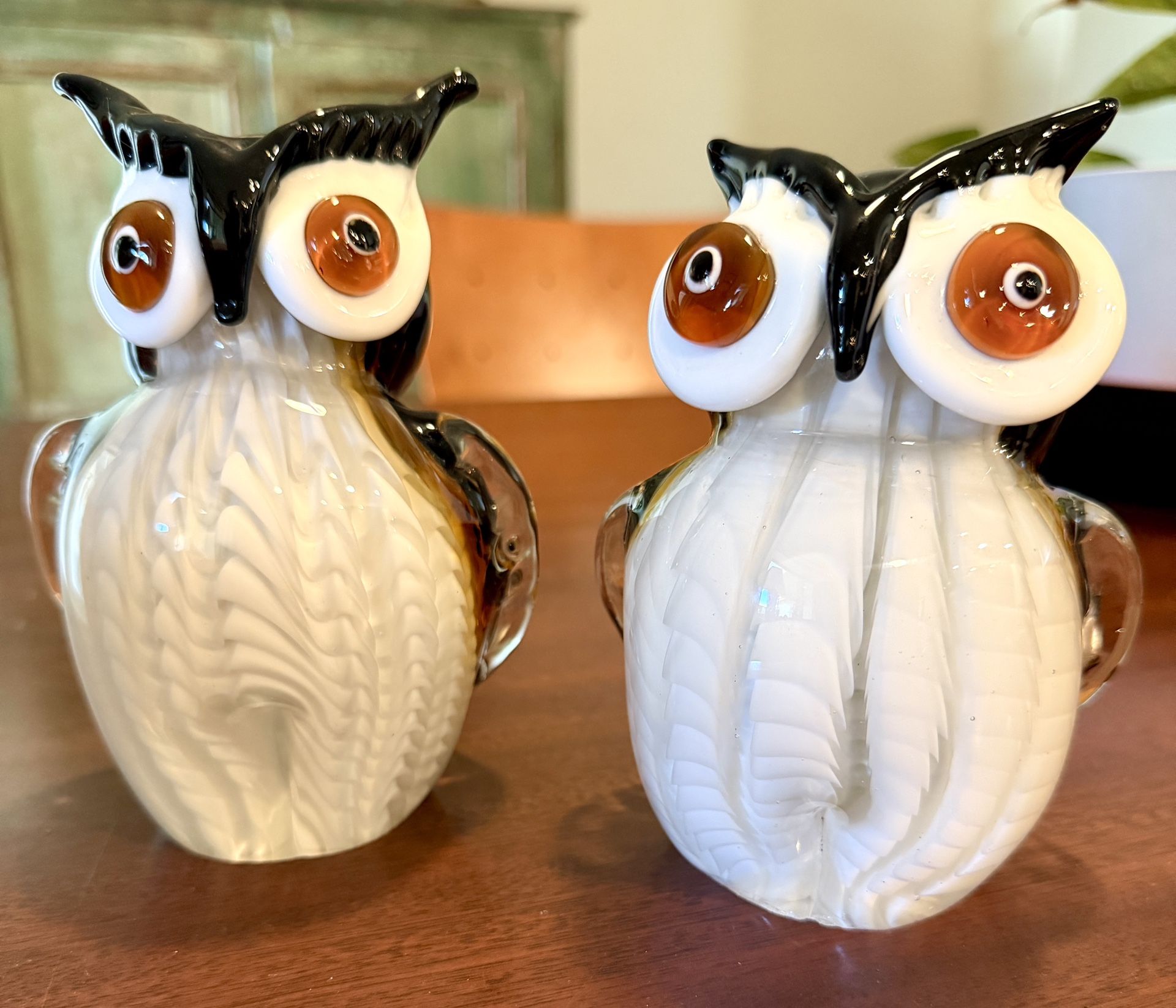 2 MCM Murano Style Hand Blown Art Glass Owl Figurines Paperweights 