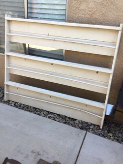 Free wooden Shelf