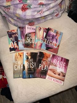 Off campus series by Elle Kennedy