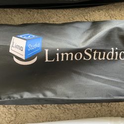 LS Limo Studio Highlighting Photography Lights and Stands