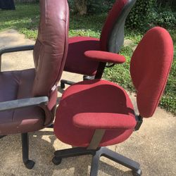Assorted office chairs