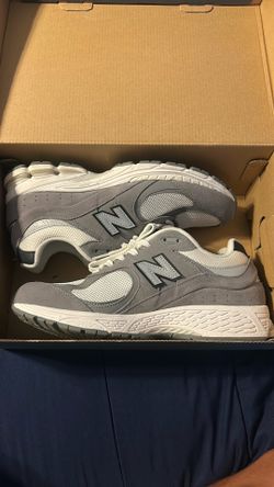 New Balance 2002R