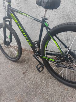 Schwinn 29-in. Boundary Mens Mountain Bike, Black and Green