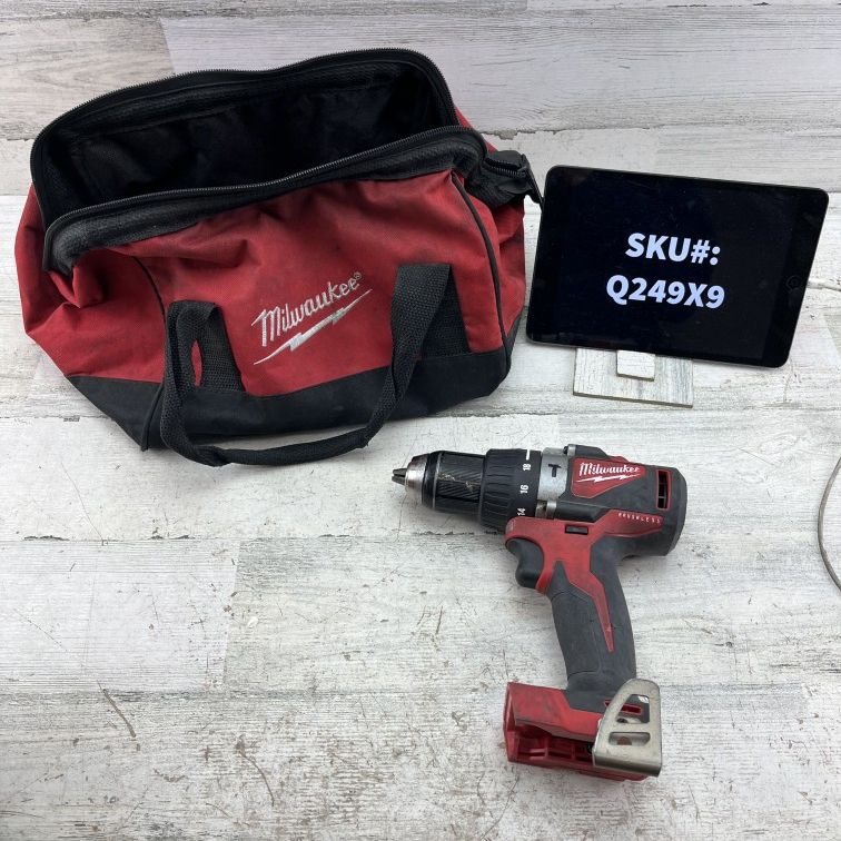 NO HANDLE INCLUDED Milwaukee M18 18V Brushless 1/2 in. Hammer Drill (Tool Only) & Bag