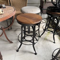 6 Stools 