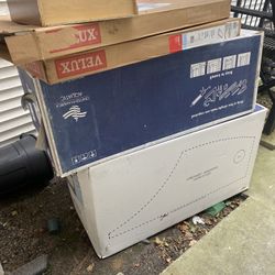 Bath Tub And Skylight 