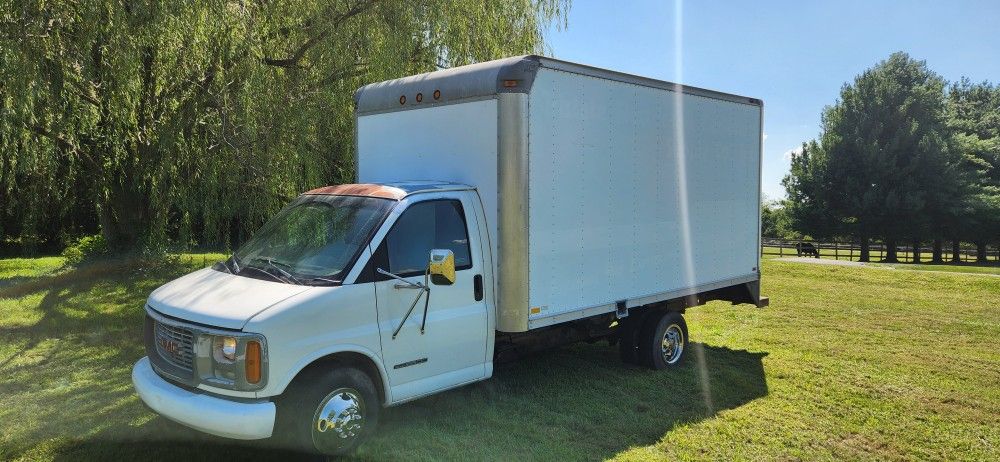 2000 GMC Safari Cargo Van