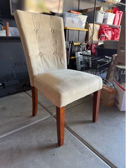 Set of 4 Beige Tufted Chairs