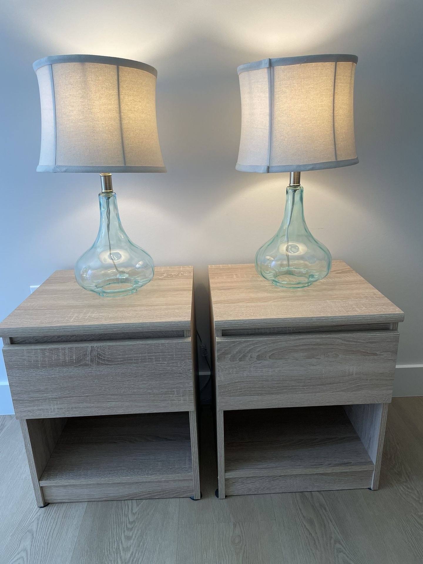 Complete Bedroom Set: Modern Oak Nightstands with Matching Lamps