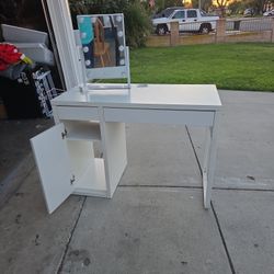 IKEA Micke Desk
