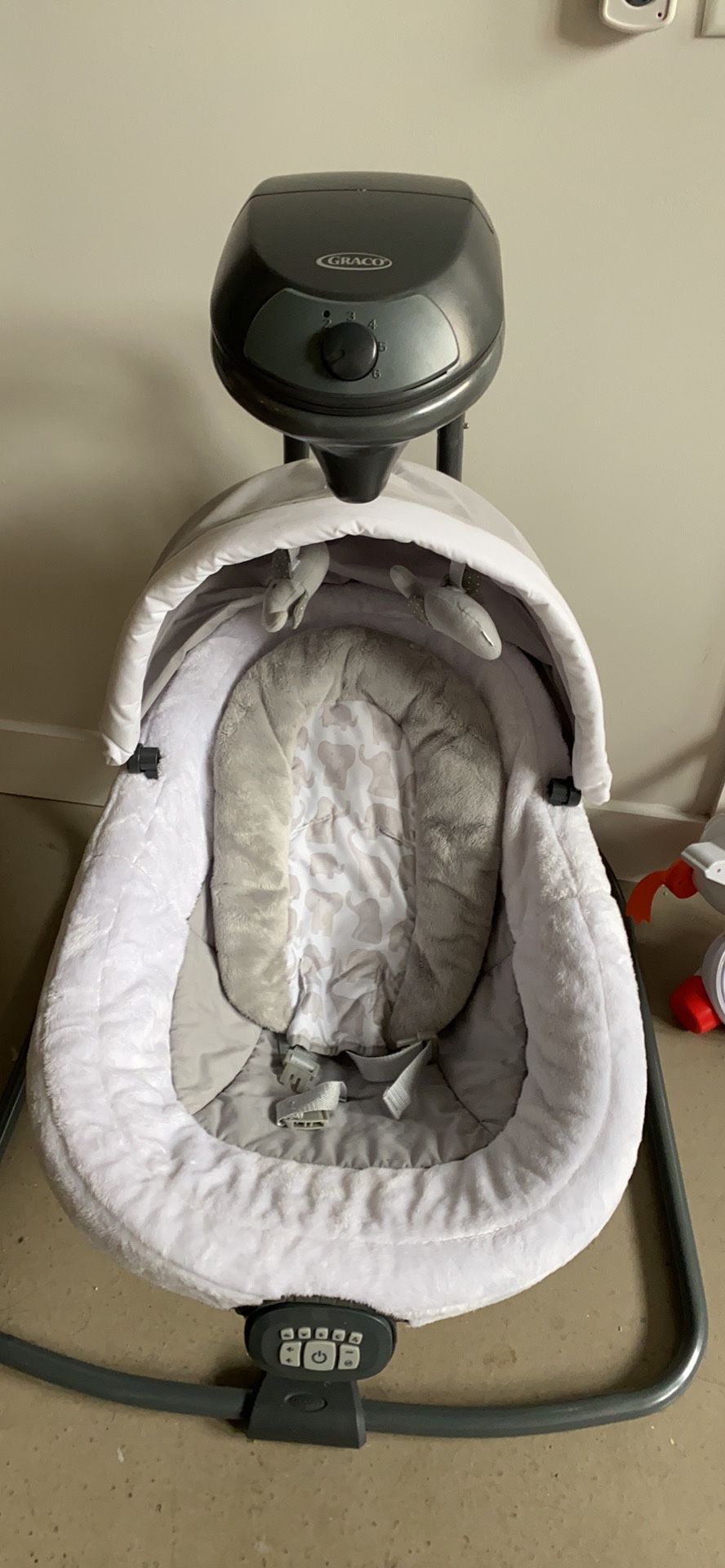 Graco baby Swing - Like New Condition 