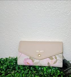 Nine west wallet
