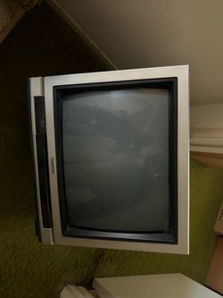 Vintage 20” Hitachi CRT TV