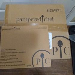 Pampered Chef Deluxe Air Fryer And Mess Catcher 