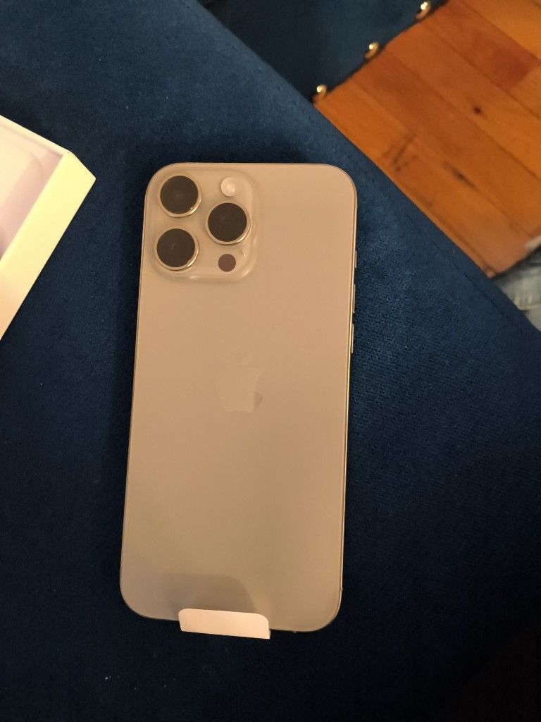 Apple Iphone Silver 16 Pro Max
