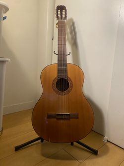 Estrella ST-16 classical guitar, distributed by Candelas Guitars
