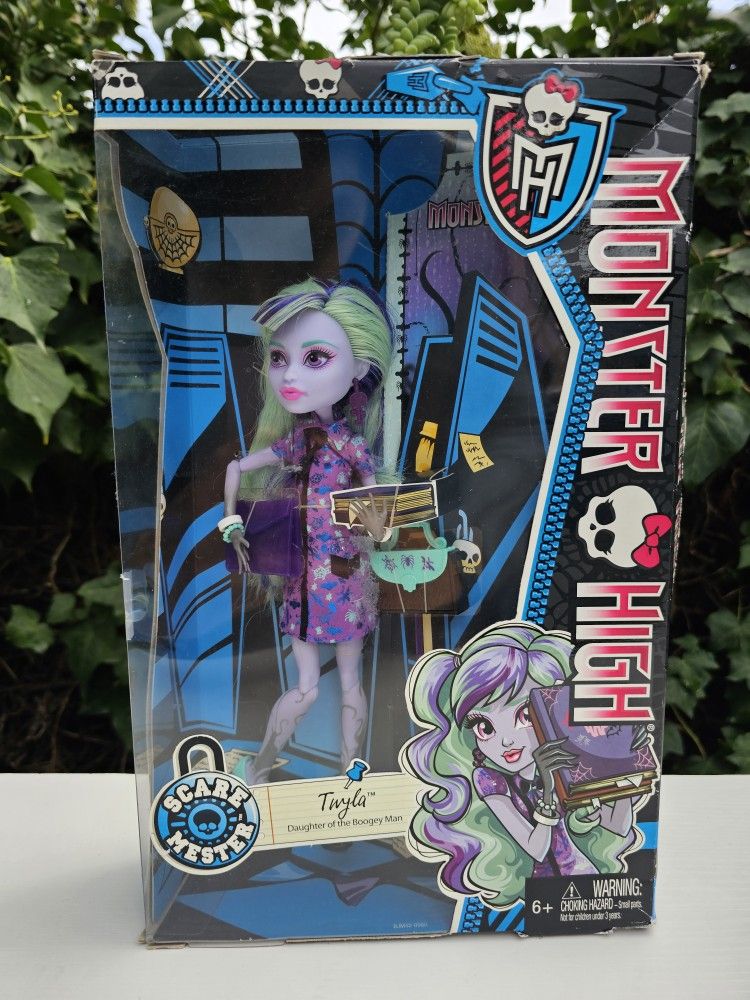 Monster High Twyla Scare Mester Doll