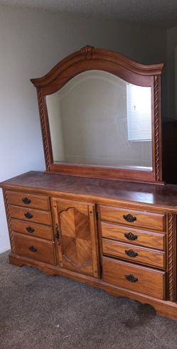 King Dresser