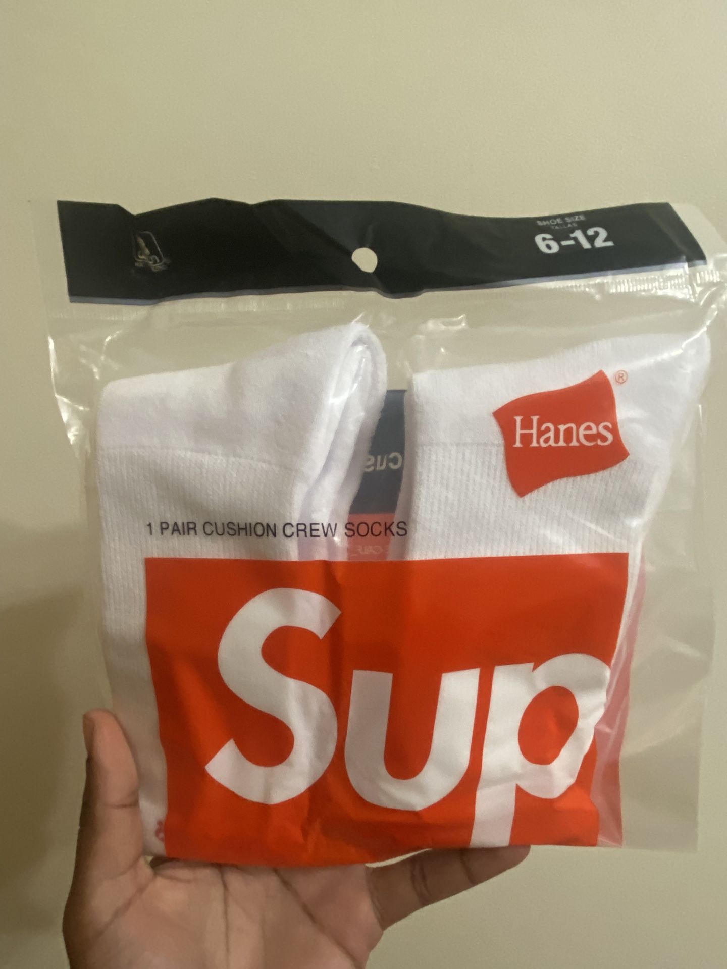 Supreme Hanes Crew Socks (2 pack)