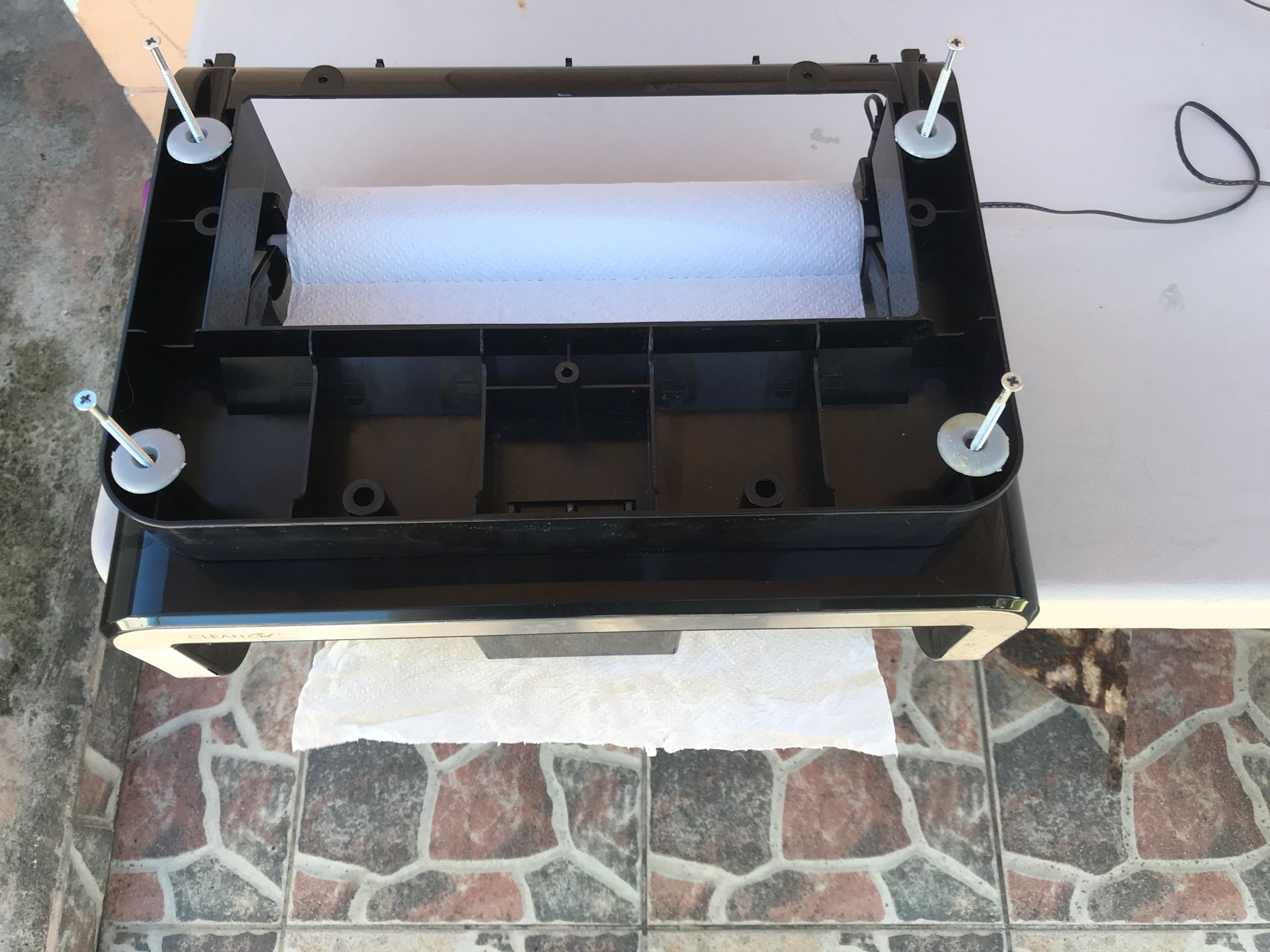 Clean Cut Model CC3000 automatic hand free towel dispenser