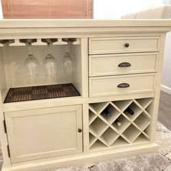 ❗PRICE REDUCED❗  Antique White Counter height table w/4 Gray Chairs (floor model)  👍FREE FINANCING AVAILABLE❗NO CREDIT CHECK❗ 