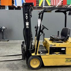 Caterpillar F30 Fork/Clamp Truck 