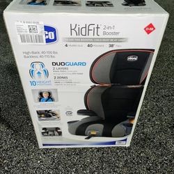 Chicco KidFit 2-in-1 Booster Car Seat