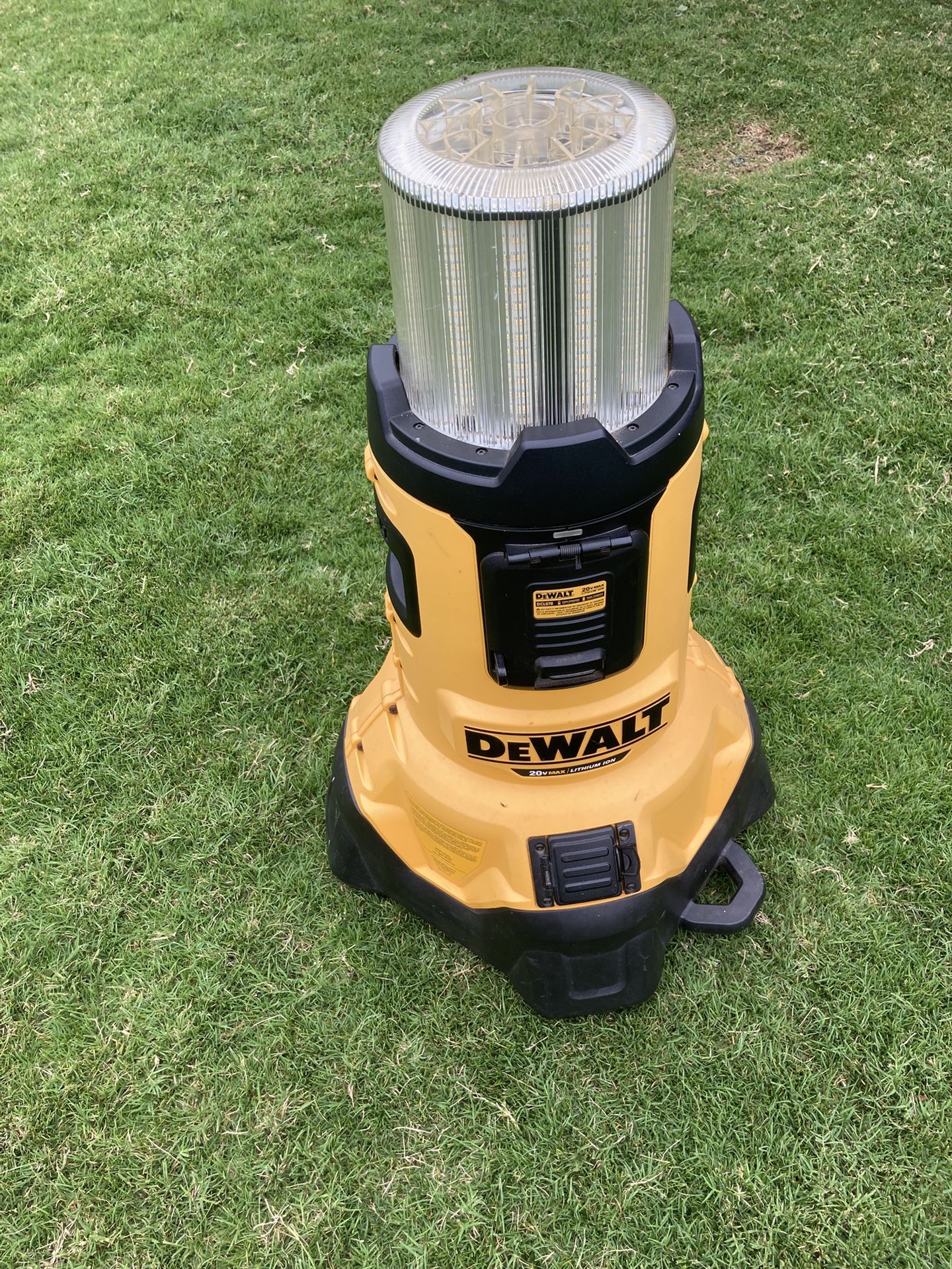 Barely Used Dewalt Cord Or Cordless Area Light