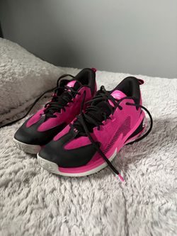 Men’s basketball shoes