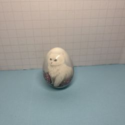 Vintage collectible  Inc. porcelain egg with cat white angora cat