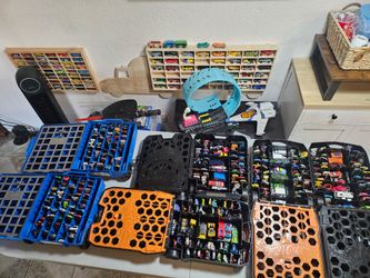HOT WHEELS CASES W/ CARS