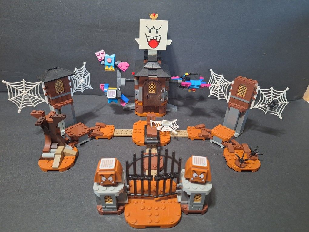 Lego King Boo Haunted Yard