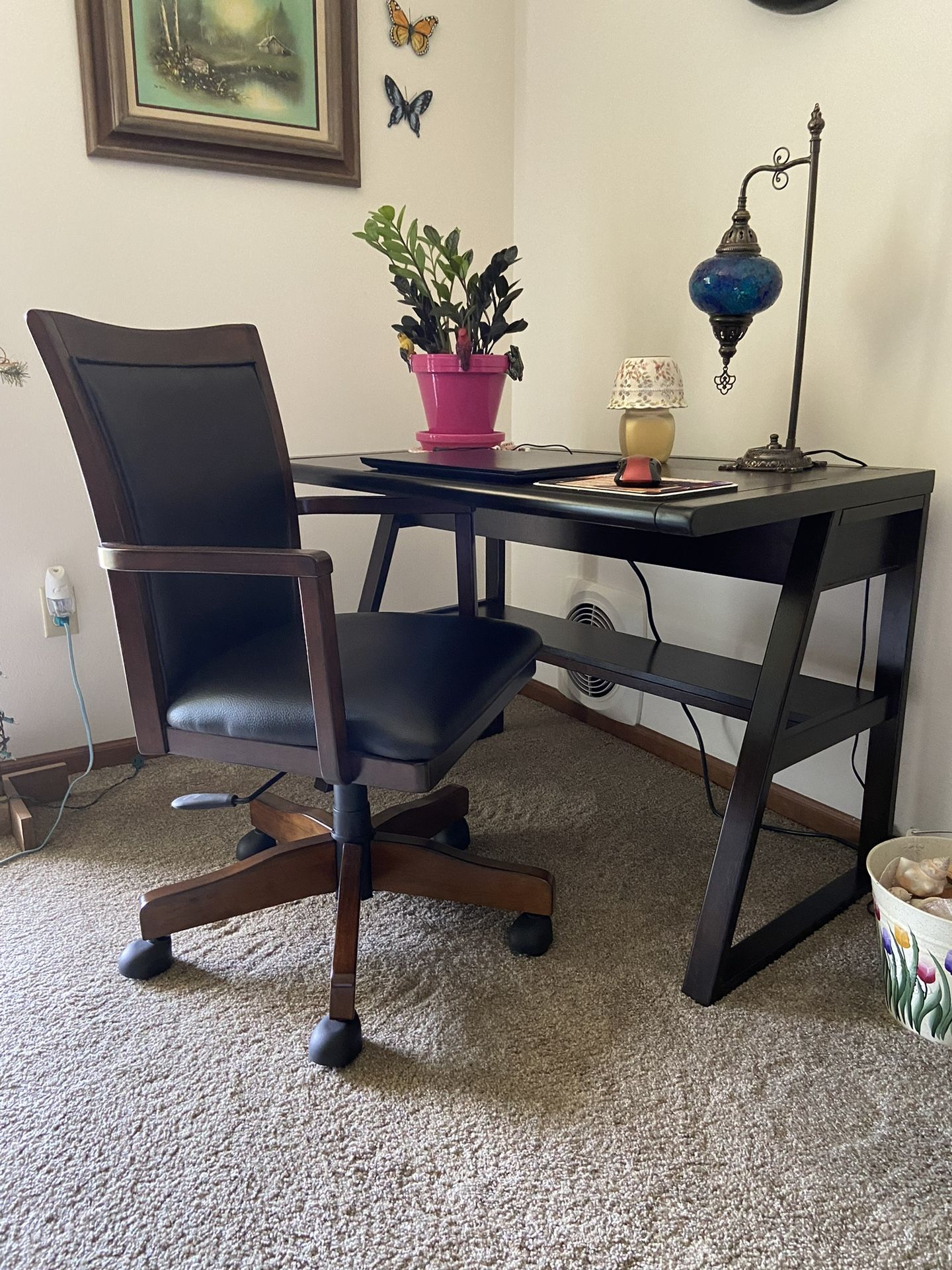 Desk And Chair 