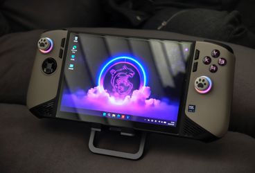 MSI Claw 8 Al+ Handheld
Gaming PC 32GB RAM
1TB SSD & accessories