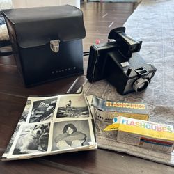 Vintage clincher Polaroid Camera 