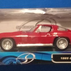 Maisto Special Edition 1:18 1965 Red Chevrolet Corvette Diecast 